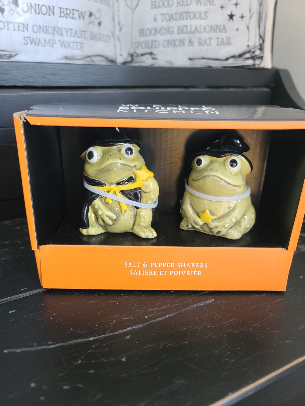 Frog Witch Salt & Pepper Shakers - Green